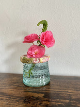Load image into Gallery viewer, Floral "Frog", lid for arranging flowers, made of paper clay