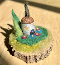 Load image into Gallery viewer, Tiny Felted Fairy House