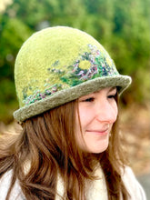 Load image into Gallery viewer, Wool Felted hat with upcycled vintage fabric